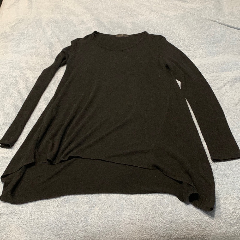 2 shirts. Long sleeve, loose fitting, black